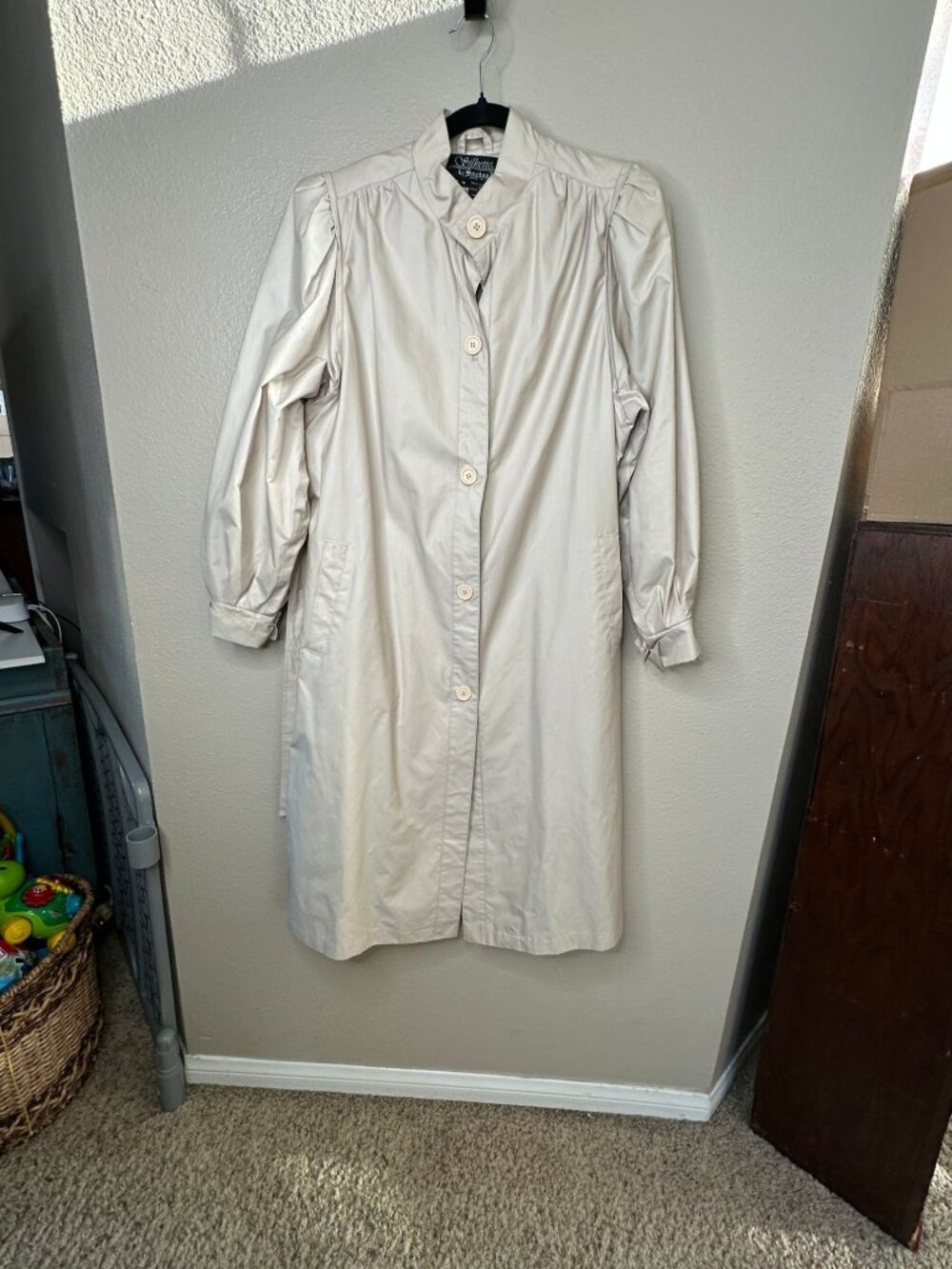 Silkette By Sexton Hall Womens Beige Button-Front Coat 8 Long Sleeves Polyester